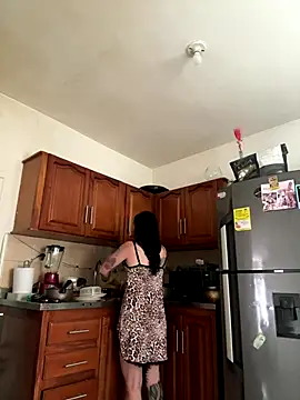 msschloee  online show from January 5, 5:38 pm