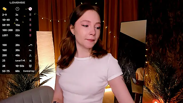 LanaBlu  online show from December 4, 9:00 am