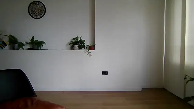 Zafiro subversiva online show from September 12, 9:00 pm