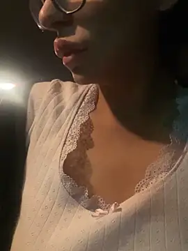 myloveforyouu online show from November 12, 1:25 am