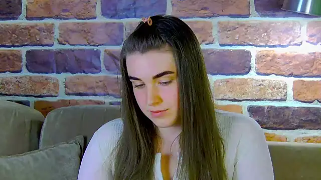Sofia Hugs online show from May 9, 6:21 pm