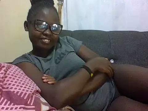 Sweetcecie01 online show from April 16, 8:08 pm