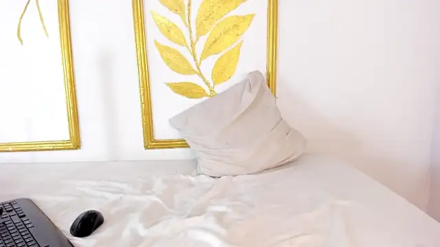 Juliette  3 online show from September 16, 3:42 pm