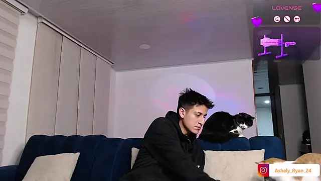 ashely ryan24 online show from September 9, 12:10 am