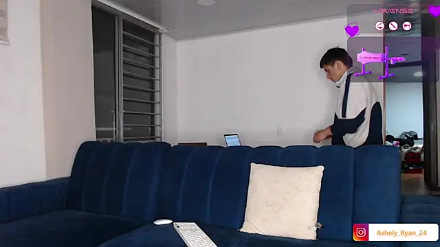 ashely ryan24 online show from September 18, 12:31 am