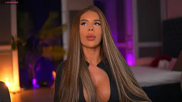 MissKiarra online show from April 23, 7:49 pm