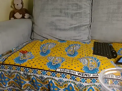 lavishh linds online show from February 12, 6:37 am