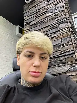 KarinaSwitchy online show from April 29, 9:23 am