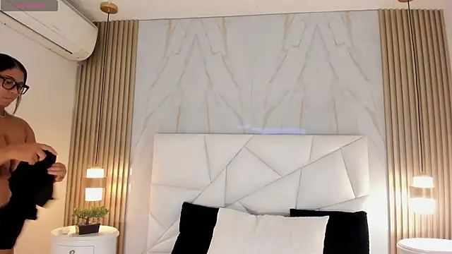 belacampbell online show from October 14, 4:59 am