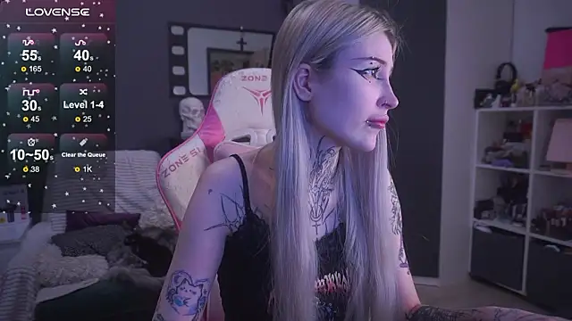 fraulein mooon online show from February 4, 11:30 pm