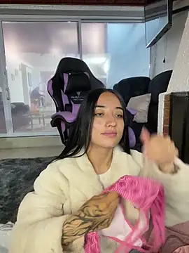 Ady 18 online show from October 30, 7:48 pm