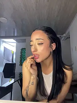 Ady 18 online show from September 18, 9:13 pm