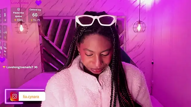 Queen perla  online show from October 1, 12:10 pm