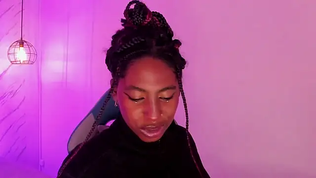 Queen perla  online show from September 9, 1:33 pm