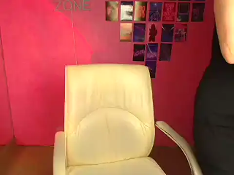 Lissmilf online show from April 23, 11:50 am