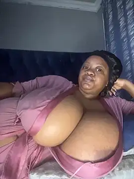 Chubbykarisma27 online show from April 10, 6:25 pm