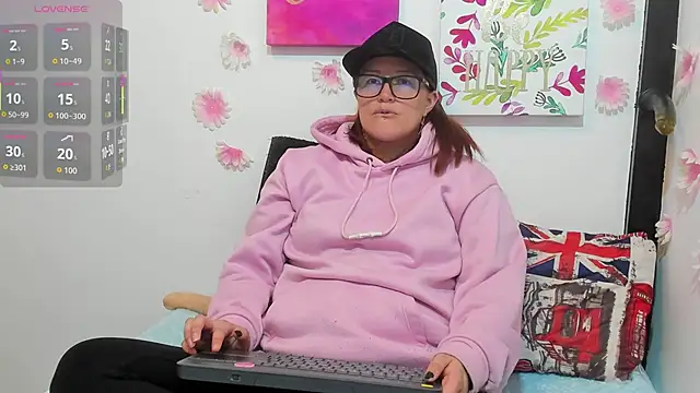 amberr34 online show from September 18, 2:43 am