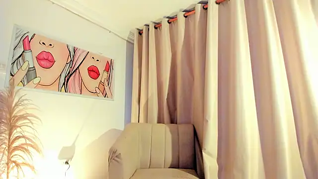 SkiinnyAna online show from February 26, 7:57 pm