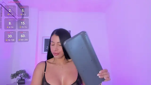 jasminehill  online show from July 1, 1:21 pm