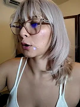 Ramona Flower online show from September 18, 1:04 am