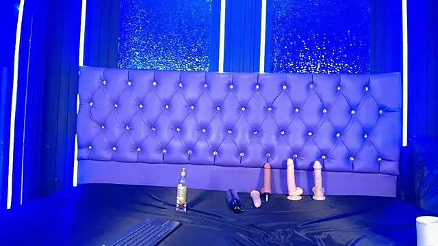 Malory Cortez online show from November 19, 12:10 am