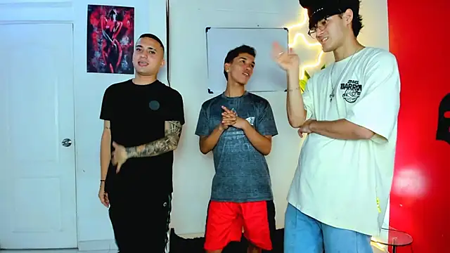 oversizedxguys online show from April 10, 3:12 am