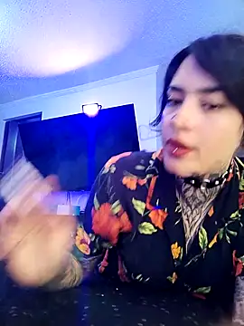 taaylor33 online show from October 15, 6:32 pm