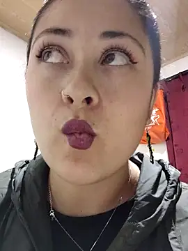 LisbethMoore  online show from April 2, 11:57 pm