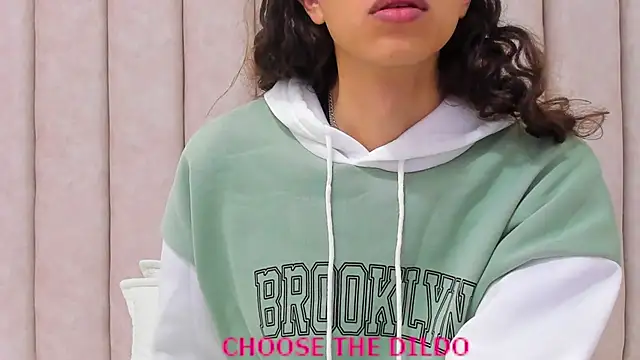 FreyaMoller online show from September 17, 7:12 pm