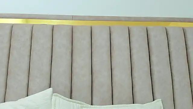 FreyaMoller online show from March 8, 6:45 pm