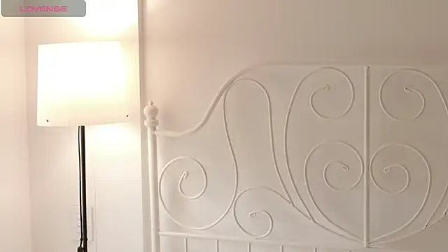 Adia  online show from March 26, 9:05 pm