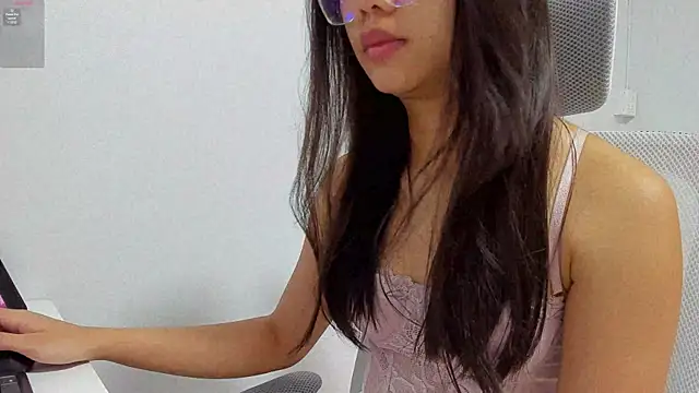 Cee chalynn online show from October 5, 2:44 pm