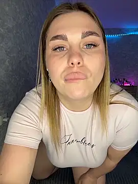 Evaaa Babiesss online show from April 5, 6:18 pm