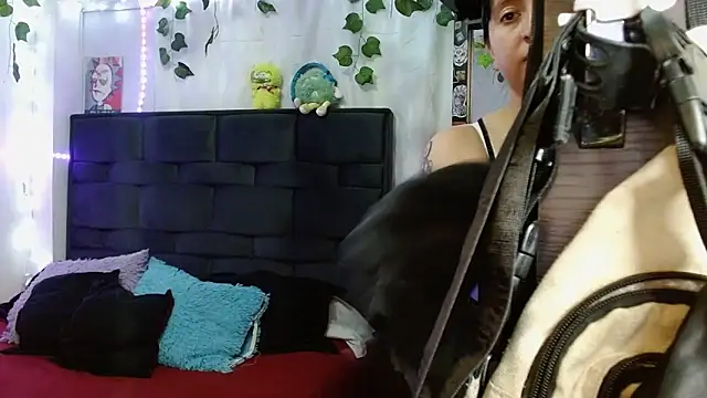 the lesbian game online show from March 11, 6:32 pm