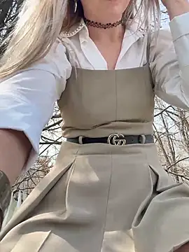 Crazy-Rosa online show from April 1, 7:09 am