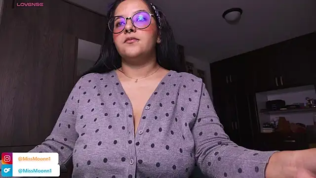 Steph moon  online show from October 29, 12:59 am