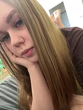 Marylallka5 online show from March 6, 9:59 am