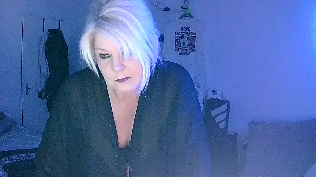 Miahotmilf online show from June 19, 7:06 pm