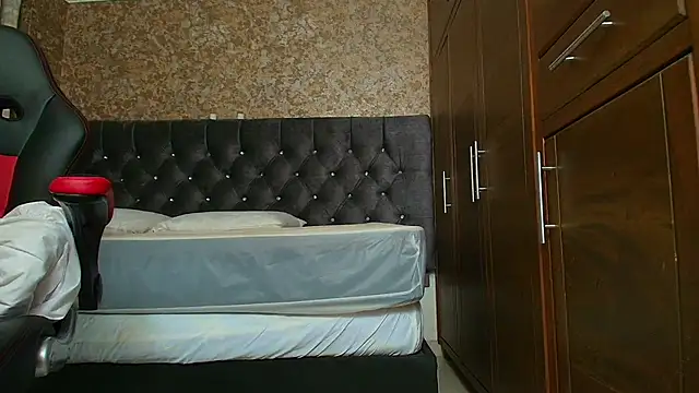 stella xue online show from September 24, 8:30 pm