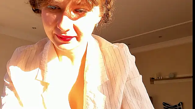 Lilith lutherlow online show from December 2, 10:49 am