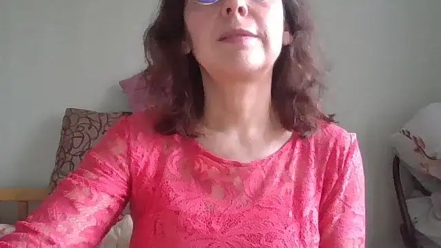 HollyJewel online show from April 6, 12:06 pm