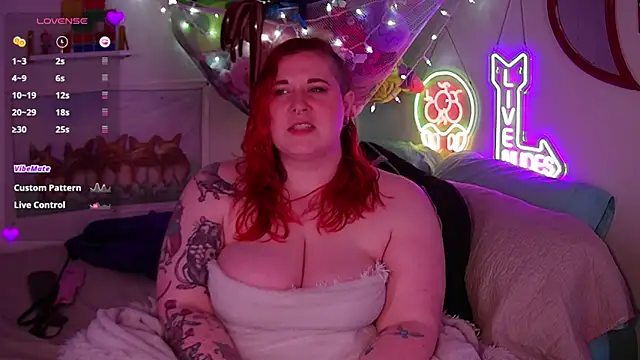 opalreigning online show from September 17, 8:01 am