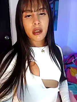 LittleEmmaa online show from February 3, 6:40 am