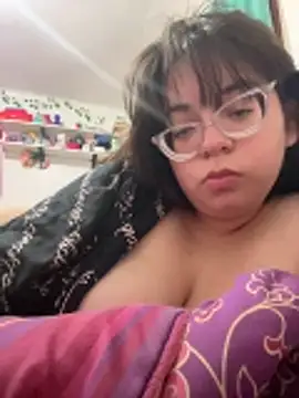 indiegirl666 online show from February 25, 5:39 am