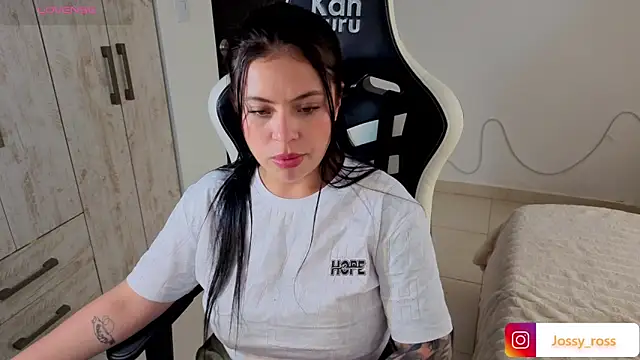 Victoryyy  online show from March 25, 9:28 pm