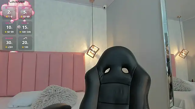 SUNNYCYRUS online show from September 25, 12:37 pm