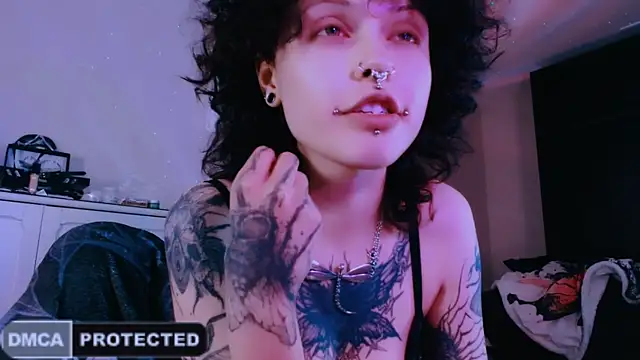 NaughtyLittleFox online show from May 31, 5:46 am