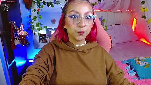 Littlerouse  online show from February 12, 6:59 am