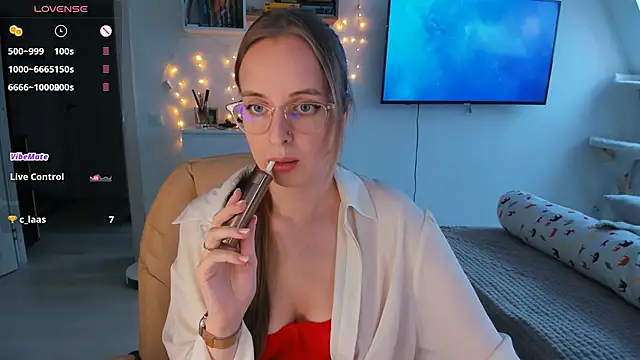 violet blue eyes online show from February 6, 11:57 am