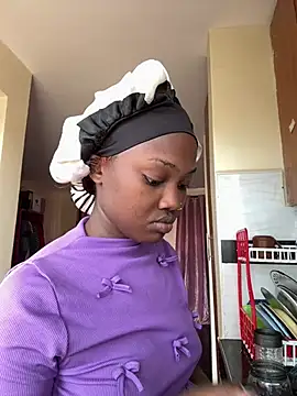 Queen Arnah254 online show from June 14, 1:22 pm